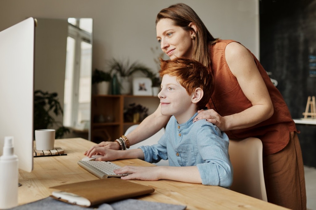 6 Effective Ways to Keep Your Kids Safe on the Internet